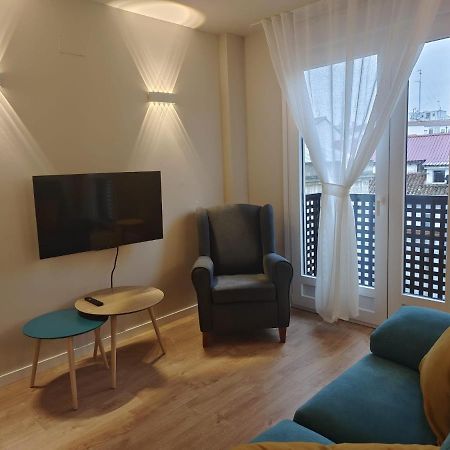 Apartamentos Picasso Alcalá de Henares Exteriör bild