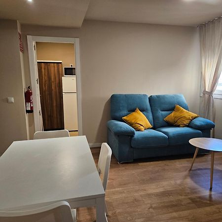 Apartamentos Picasso Alcalá de Henares Rum bild