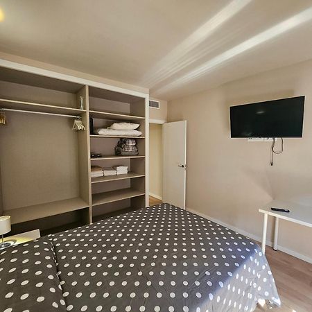 Apartamentos Picasso Alcalá de Henares Rum bild