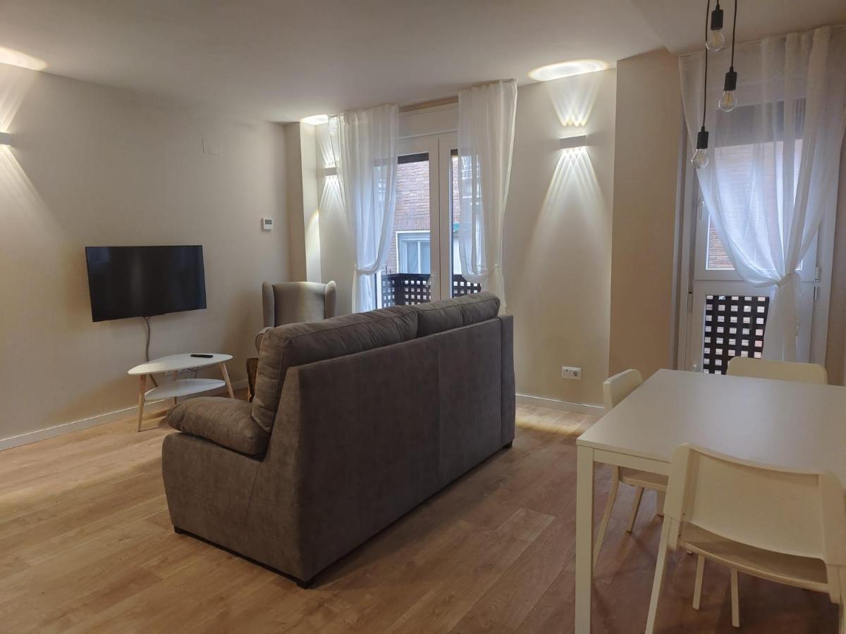Apartamentos Picasso Alcalá de Henares Exteriör bild