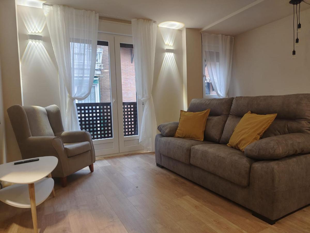Apartamentos Picasso Alcalá de Henares Exteriör bild