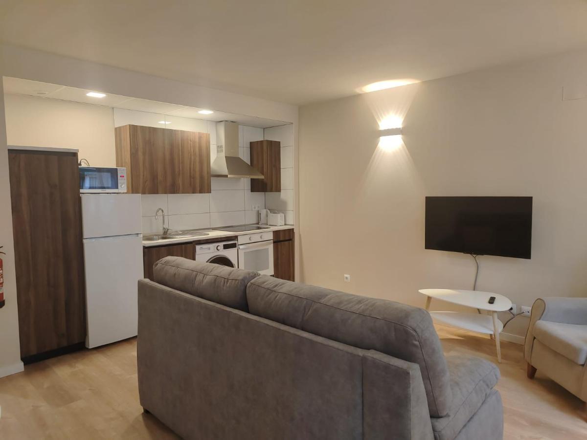 Apartamentos Picasso Alcalá de Henares Exteriör bild