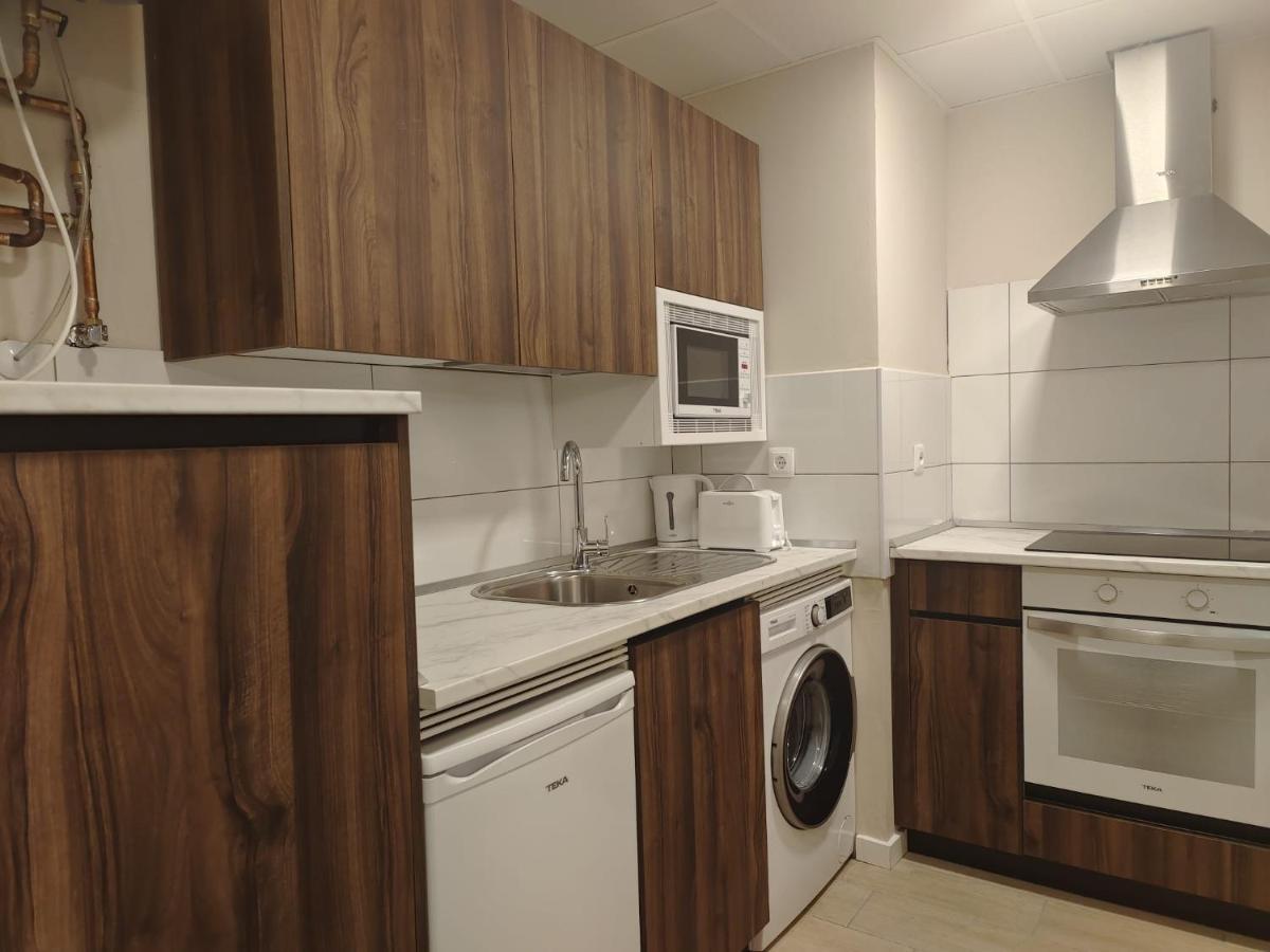 Apartamentos Picasso Alcalá de Henares Exteriör bild