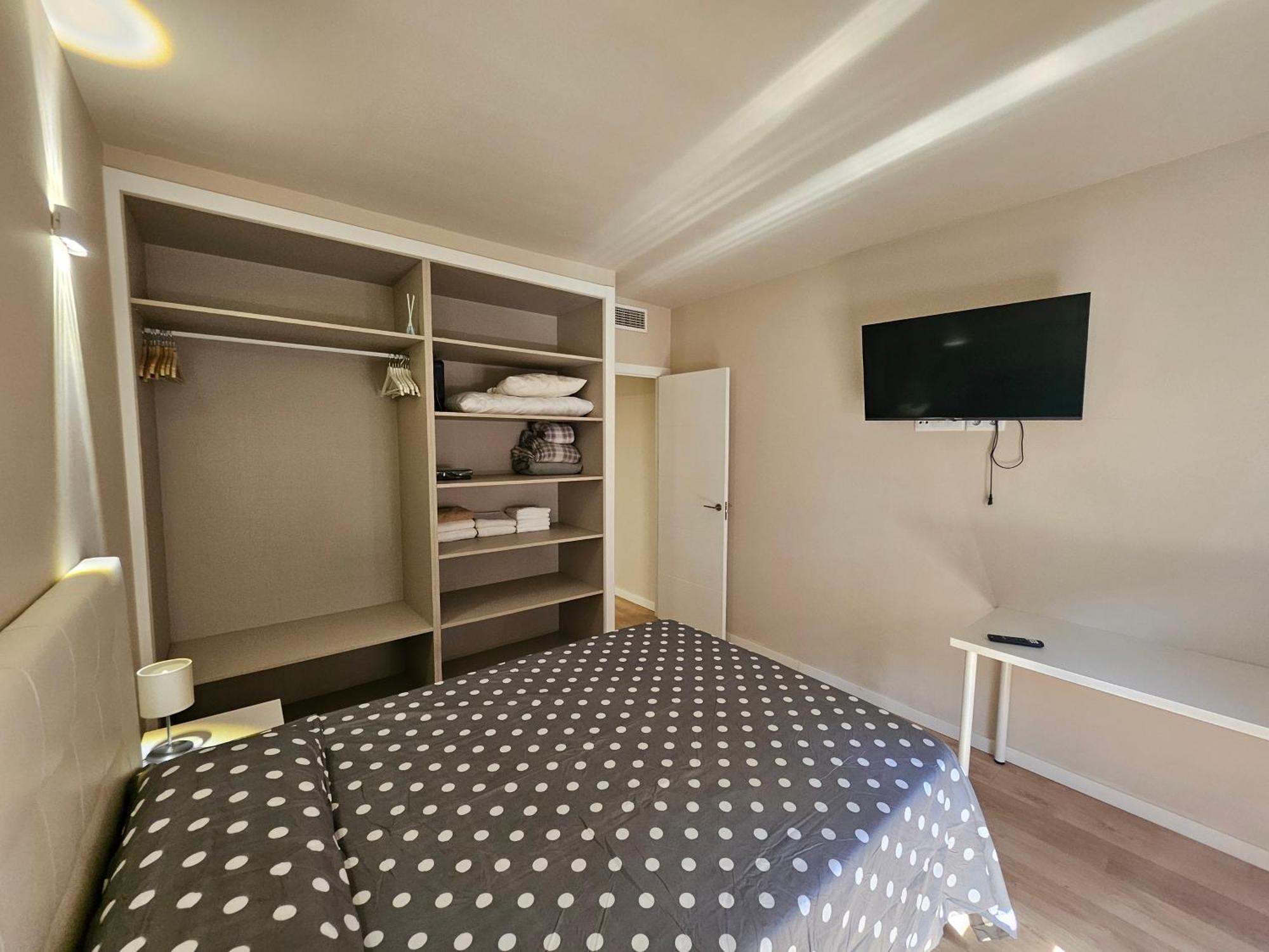 Apartamentos Picasso Alcalá de Henares Rum bild